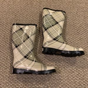 West Blvd plaid rain boots